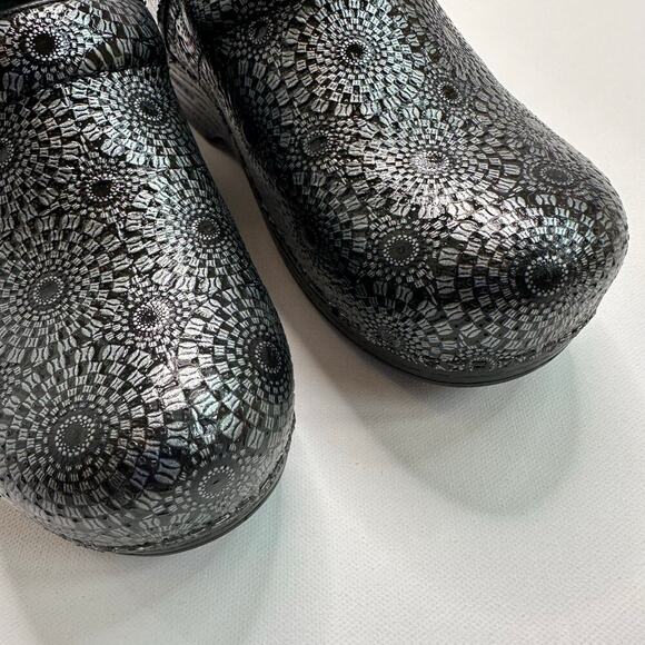 Dansko XP Black and Silver Metallic Medallion Leather Closed  Back Clogs - Picture 3 of 10